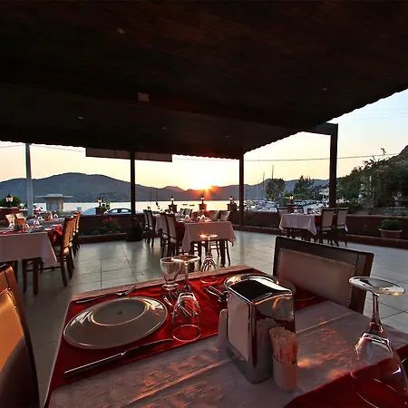 Hotel Defne Lorina