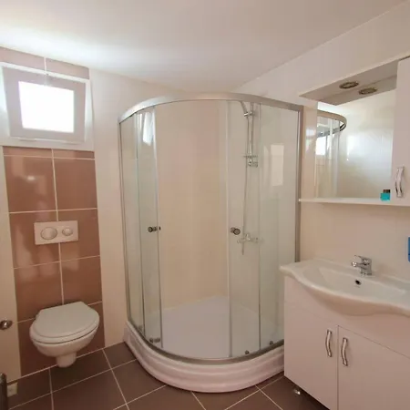 Defne Lorina Hotel
