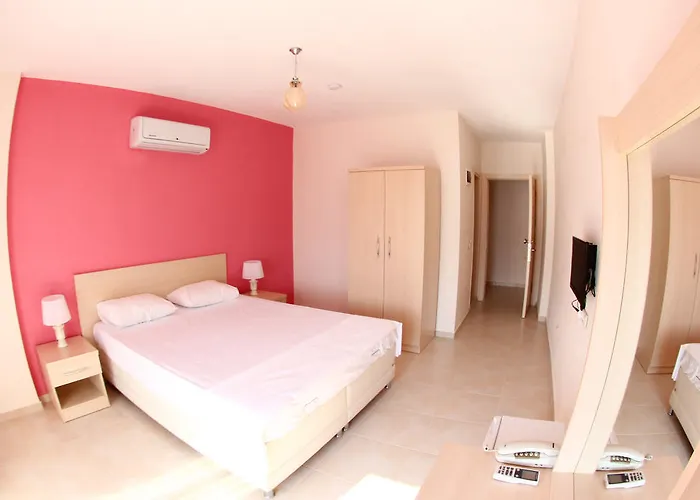 Defne Lorina Marmaris