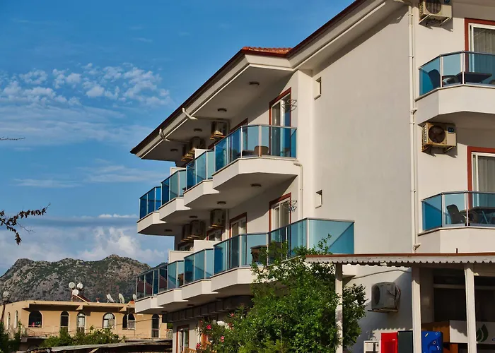 Hotel Defne Lorina 2*