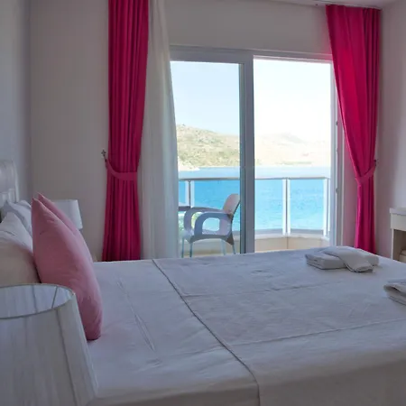 Szálloda Defne Lorina