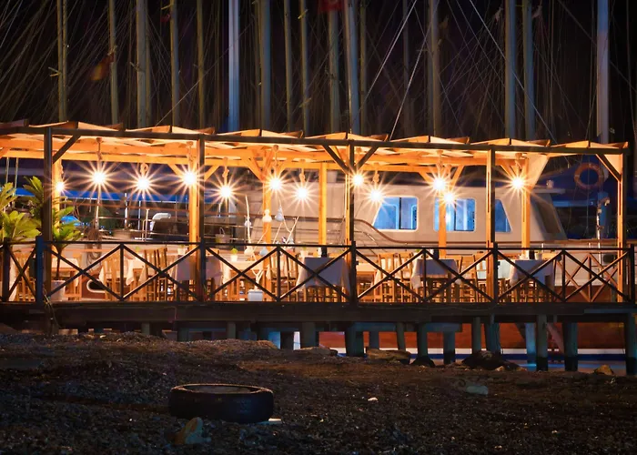 Ξενοδοχείο Defne Lorina