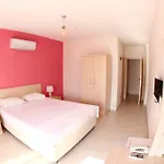 Defne Lorina Marmaris