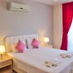 Defne Lorina Hotel 2*
