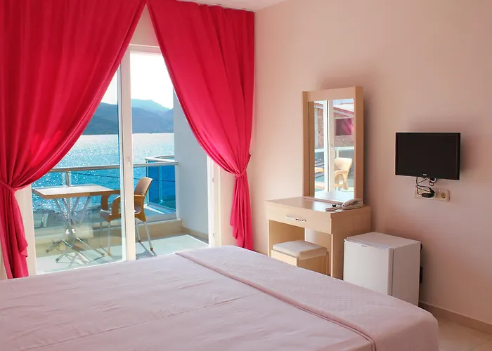 Otel Defne Lorina 2*