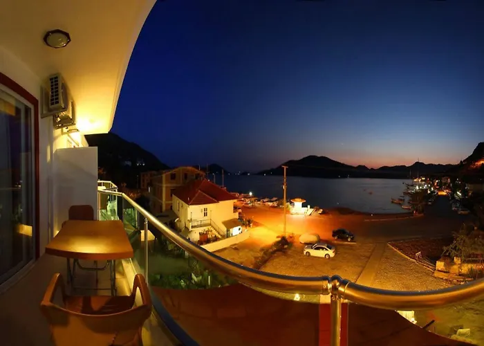 Otel Defne Lorina 2*